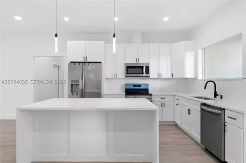 Kitchen - 4201 Talbot St, Sebring, FL 33872 photo 1 of 2