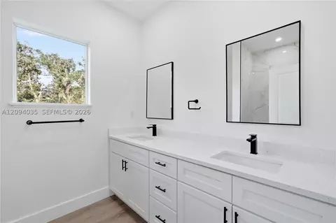 Bath - 4201 Talbot St, Sebring, FL 33872 photo 1 of 3