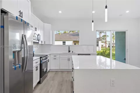 Kitchen - 4201 Talbot St, Sebring, FL 33872 photo 2 of 2