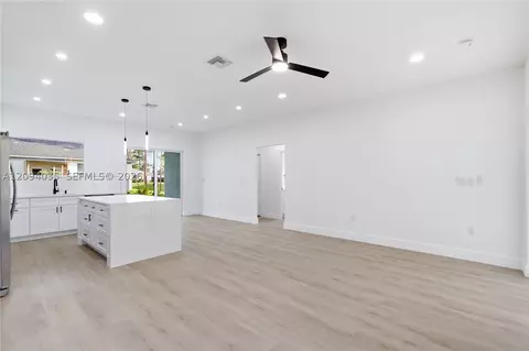 Living - 4201 Talbot St, Sebring, FL 33872 photo 1 of 1