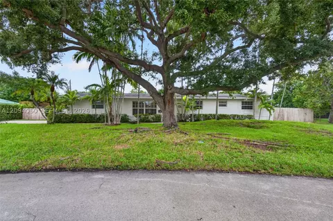 17435 SW 109th Ct, Miami, FL 33157