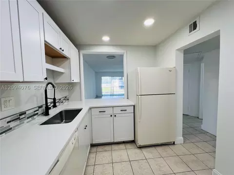 8025 S Colony Cir S #210, Tamarac, FL 33321