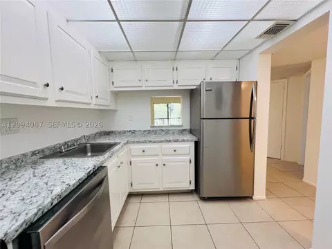 7825 Fairview Dr #202, Tamarac, FL 33321