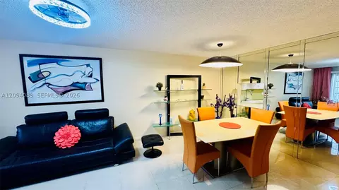 410 SE 2nd St #219, Hallandale Beach, FL 33009