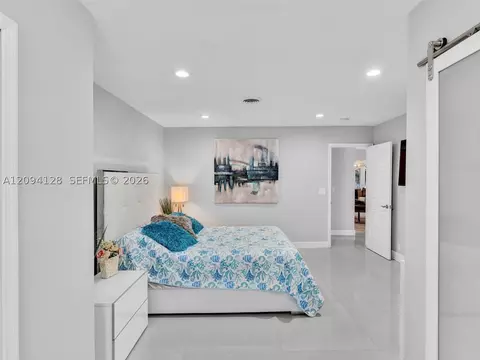 Bedroom - 5121 NE 30th Ter, Lighthouse Point, FL 33064 photo 4 of 6