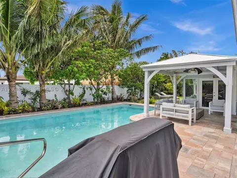 Exterior - 5121 NE 30th Ter, Lighthouse Point, FL 33064 photo 6 of 8
