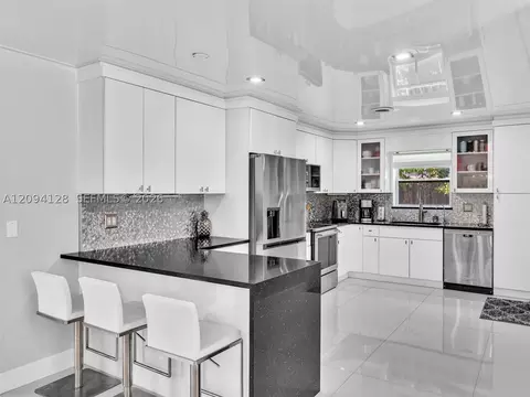 Kitchen - 5121 NE 30th Ter, Lighthouse Point, FL 33064 photo 3 of 3