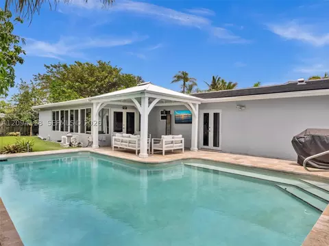 Exterior - 5121 NE 30th Ter, Lighthouse Point, FL 33064 photo 7 of 8