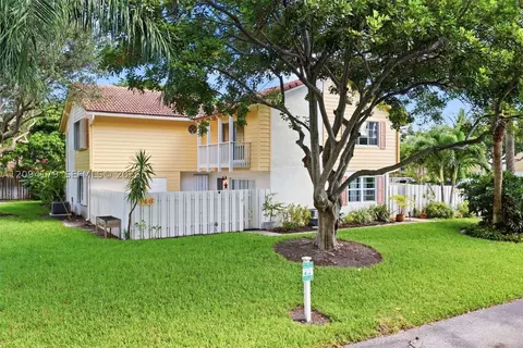 Exterior - 146 Seabreeze Cir, Jupiter, FL 33477 photo 1 of 5