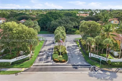 View/Area - 146 Seabreeze Cir, Jupiter, FL 33477 photo 3 of 7