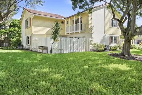 Exterior - 146 Seabreeze Cir, Jupiter, FL 33477 photo 5 of 5