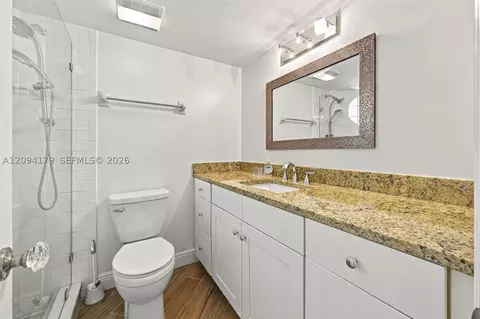Bath - 146 Seabreeze Cir, Jupiter, FL 33477 photo 3 of 3