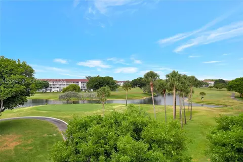 13475 SW 9th St #413A, Pembroke Pines, FL 33027
