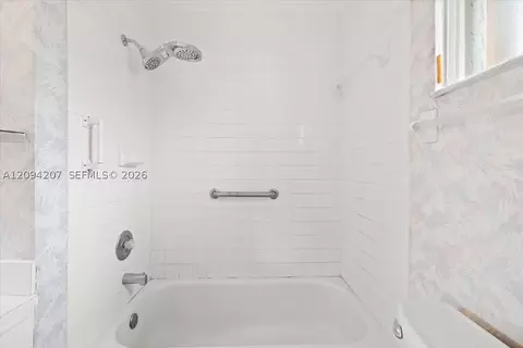 Bath - 3554 W 80th St, Hialeah, FL 33018 photo 3 of 3