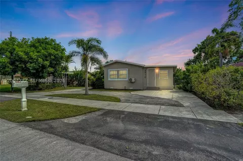 2910 NW 25th St, Fort Lauderdale, FL 33311