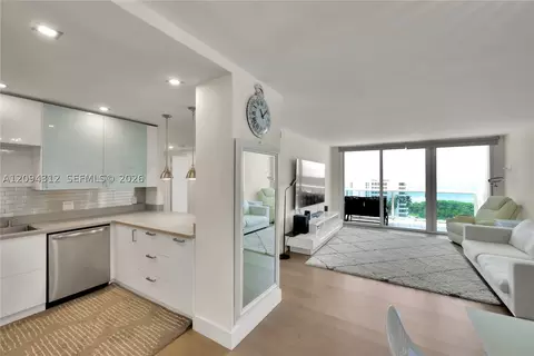 100 Bayview Dr #1008, Sunny Isles Beach, FL 33160