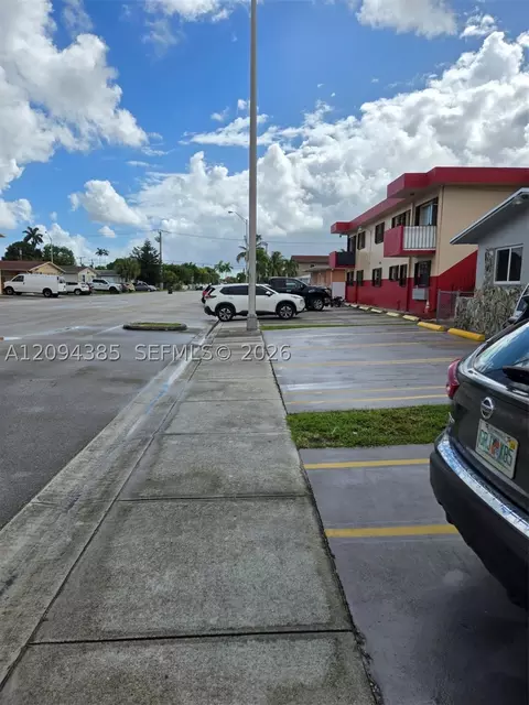 354 W 19th St, Hialeah, FL 33010 photo 2