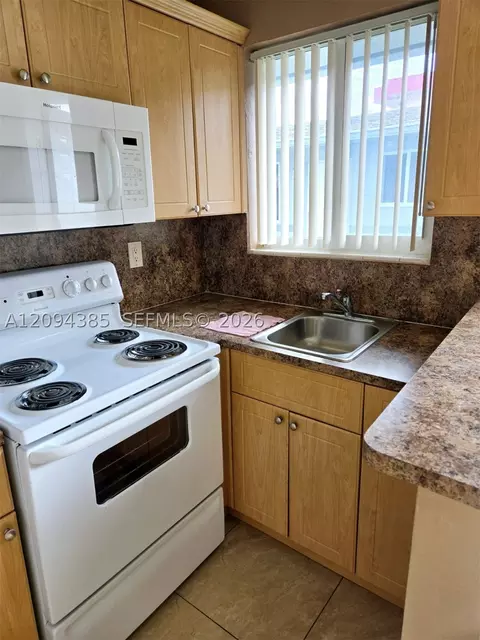 354 W 19th St, Hialeah, FL 33010 photo 3