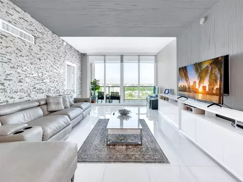 100 Bayview Dr #PH01, Sunny Isles Beach, FL 33160