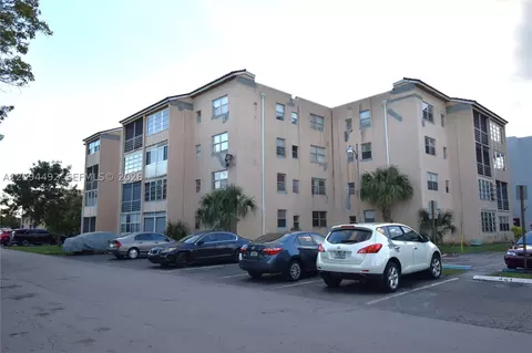 2850 Somerset Dr #414L, Lauderdale Lakes, FL 33311