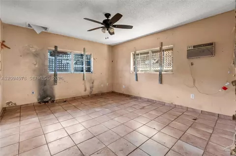 Bedroom - 4730 W 8th Ave, Hialeah, FL 33012 photo 1 of 1