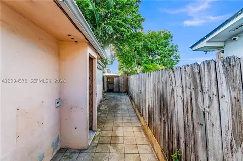 Exterior - 4730 W 8th Ave, Hialeah, FL 33012 photo 2 of 13