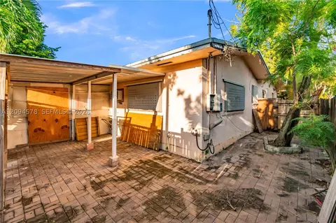 Exterior - 4730 W 8th Ave, Hialeah, FL 33012 photo 8 of 13