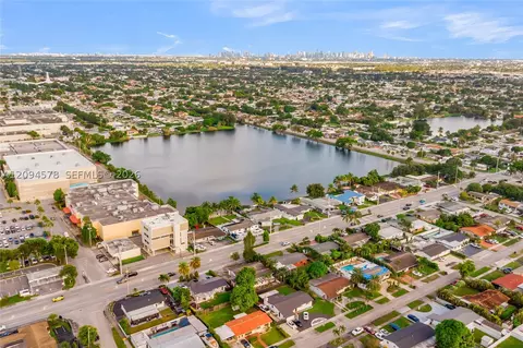 View/Area - 4730 W 8th Ave, Hialeah, FL 33012 photo 10 of 11