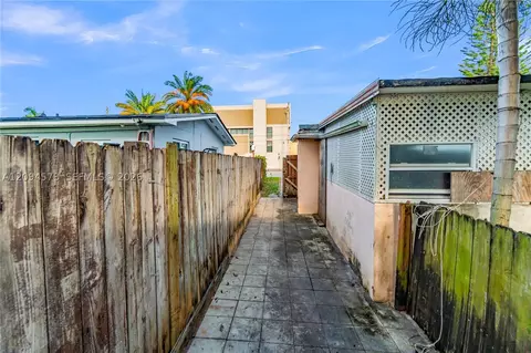Exterior - 4730 W 8th Ave, Hialeah, FL 33012 photo 3 of 13