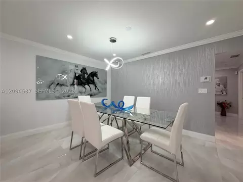 Dining - 520 NW 46th St, Pompano Beach, FL 33064 photo 2 of 4