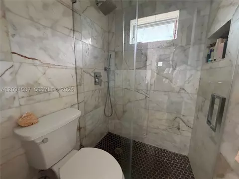 Bath - 520 NW 46th St, Pompano Beach, FL 33064 photo 2 of 3