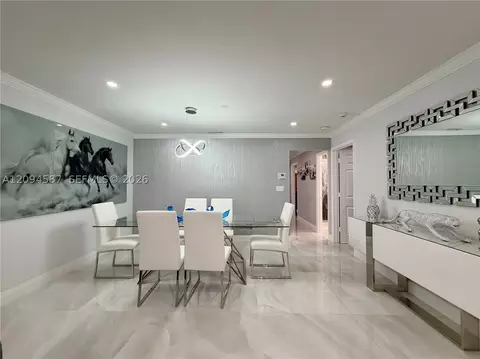 Dining - 520 NW 46th St, Pompano Beach, FL 33064 photo 3 of 4