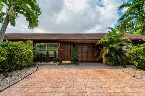 520 NW 46th St, Pompano Beach, FL 33064