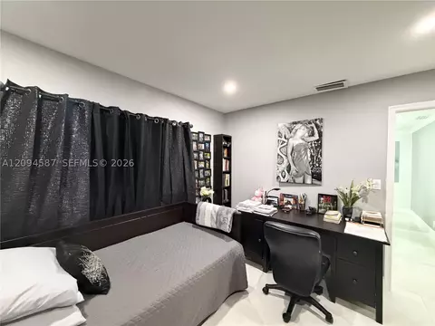 Bedroom - 520 NW 46th St, Pompano Beach, FL 33064 photo 4 of 4
