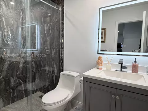 Bath - 520 NW 46th St, Pompano Beach, FL 33064 photo 3 of 3