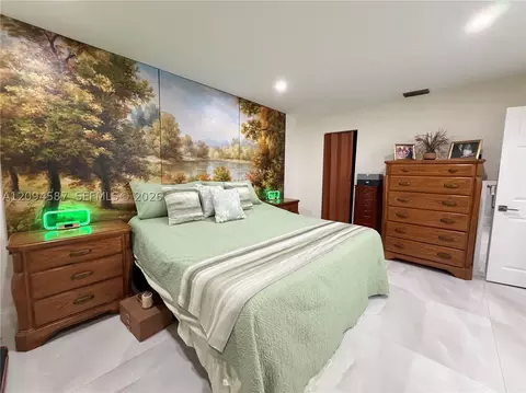 Bedroom - 520 NW 46th St, Pompano Beach, FL 33064 photo 3 of 4