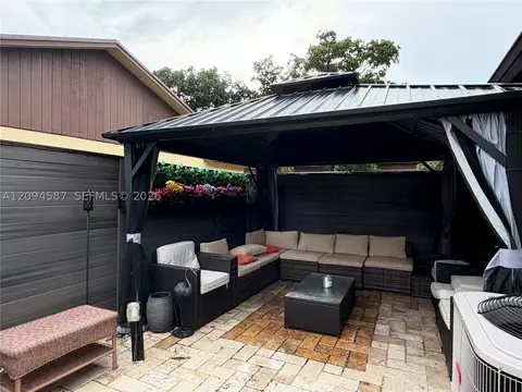 Other - 520 NW 46th St, Pompano Beach, FL 33064 photo 3 of 5