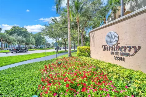 19501 W Country Club Dr #506, Aventura, FL 33180