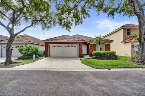1014 Aspri Way, Riviera Beach, FL 33418