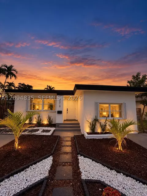 2610 Pierce St, Hollywood, FL 33020