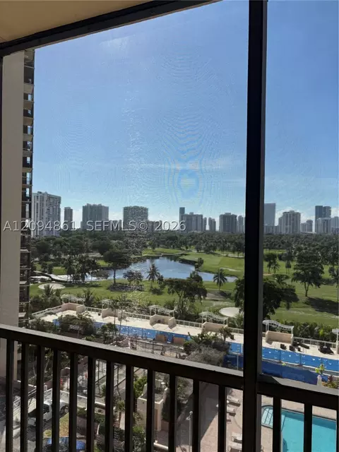 20301 W Country Club Dr #1025, Aventura, FL 33180