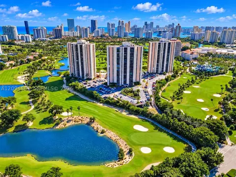20301 W Country Club Dr #1025, Aventura, FL 33180