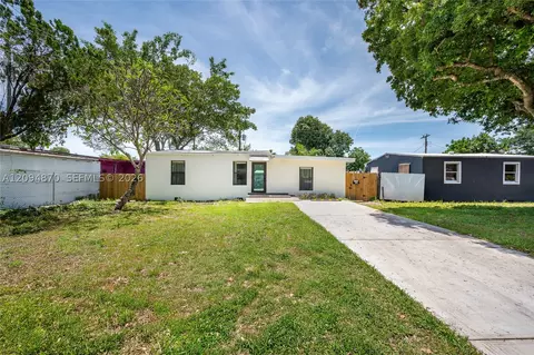 2106 Plunkett Ct, Hollywood, FL 33020