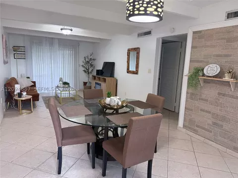 925 Club Cir #925, Lake Wales, FL 33898