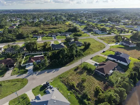 47774779 22nd St SW, Lehigh Acres, FL 33973