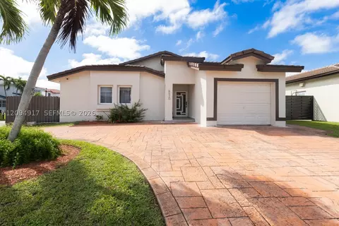 8520 SW 207th Ter, Cutler Bay, FL 33189