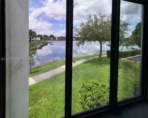210 Lake Pointe Dr #210, Oakland Park, FL 33309
