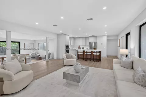 5349 Balsam Ter, Plantation, FL 33317