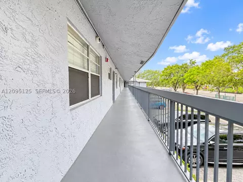 Entry Way - 8982 W Sample Rd #204, Coral Springs, FL 33065 photo 1 of 4