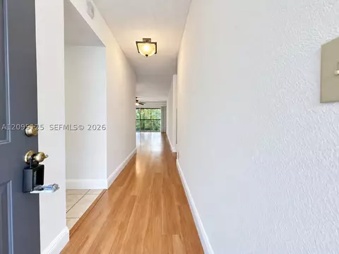 Entry Way - 8982 W Sample Rd #204, Coral Springs, FL 33065 photo 3 of 4